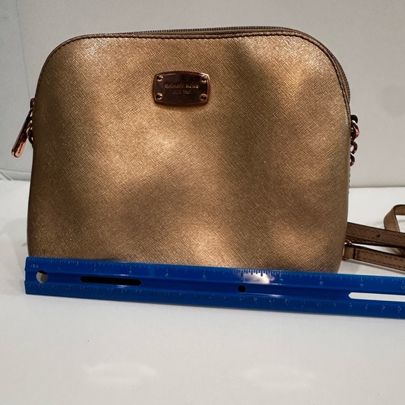✨Michael Kors Crossbody Bag in Metallic Pink - Picture 8 of 15